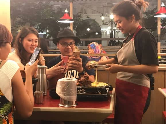 Superhot fried chicken eats into KFC's dominance in Indonesia