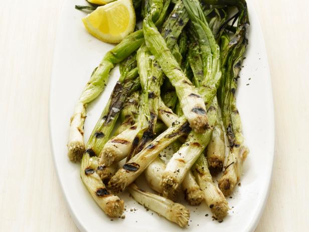 Super-Veggies: List of vegetables you should be eating more of, according to Food Experts 4 Super-Veggies: List of vegetables you should be eating more of, according to Food Experts