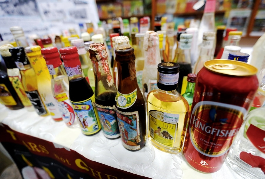 Dogdy Booze: Alcohol poisoning in Malaysia