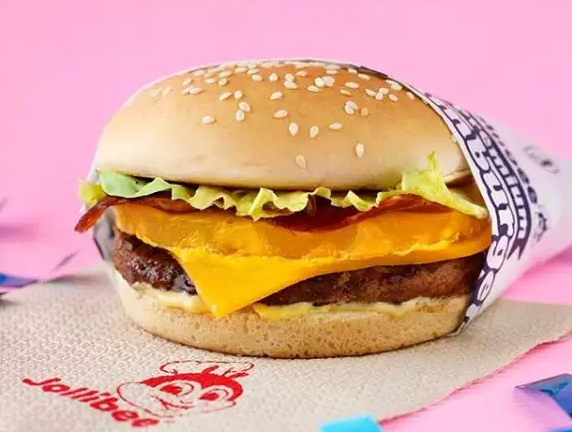 Philippines’ Jollibee Debuted in Britain, Pinoy Fans Lined Up For 17 Hours