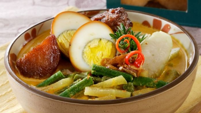 Try before Die: 10 EPIC Indonesian Traditional Breakfast Dish